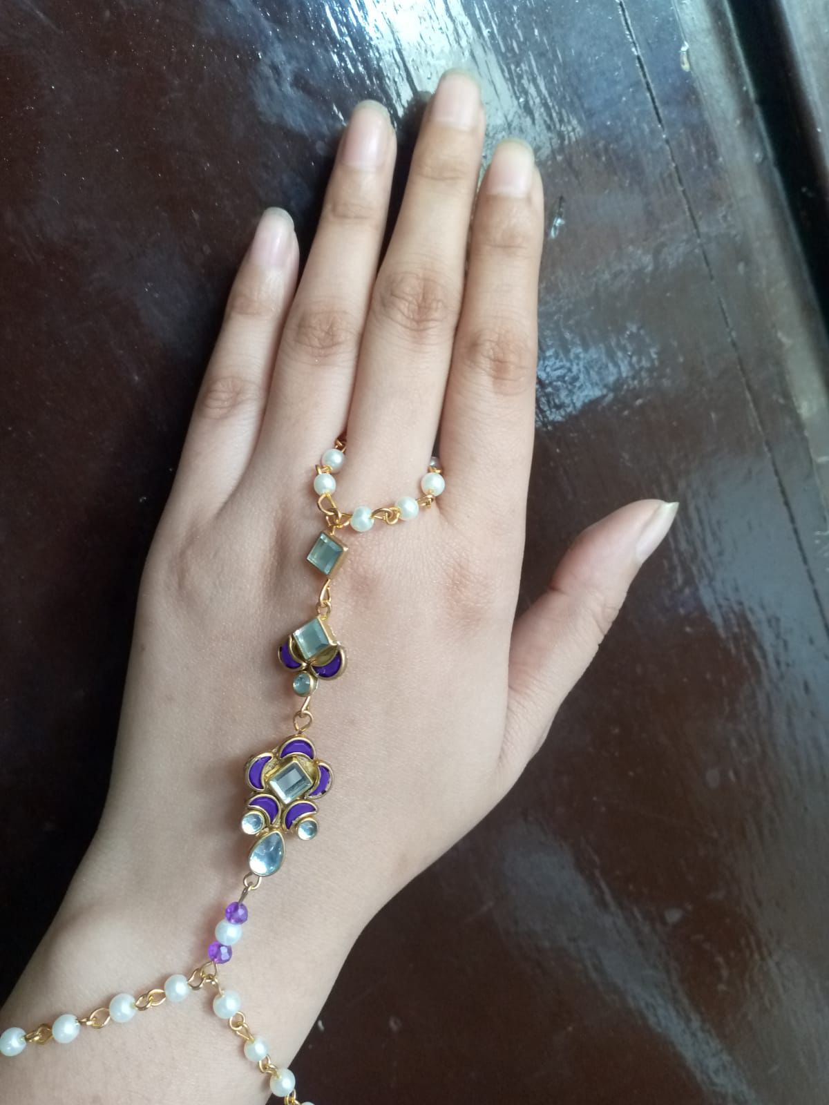 Dorevia Kundan Aangla