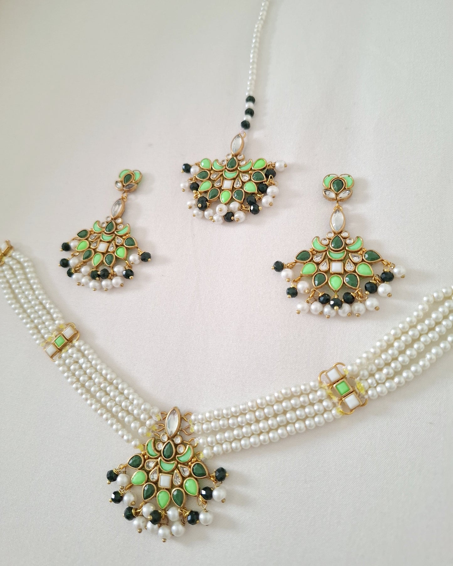 Sabznoor Choker Set