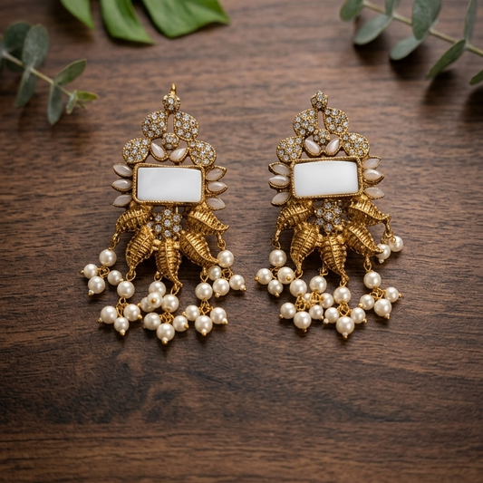 Nisa Élan Earrings - Pearl White