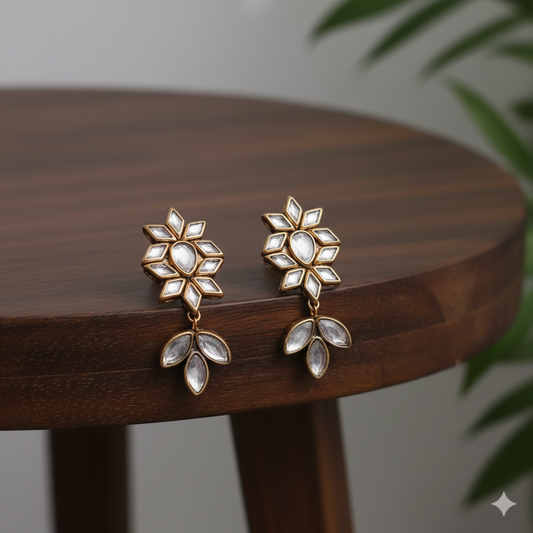 Minimal Kundan Earrings & Tikka
