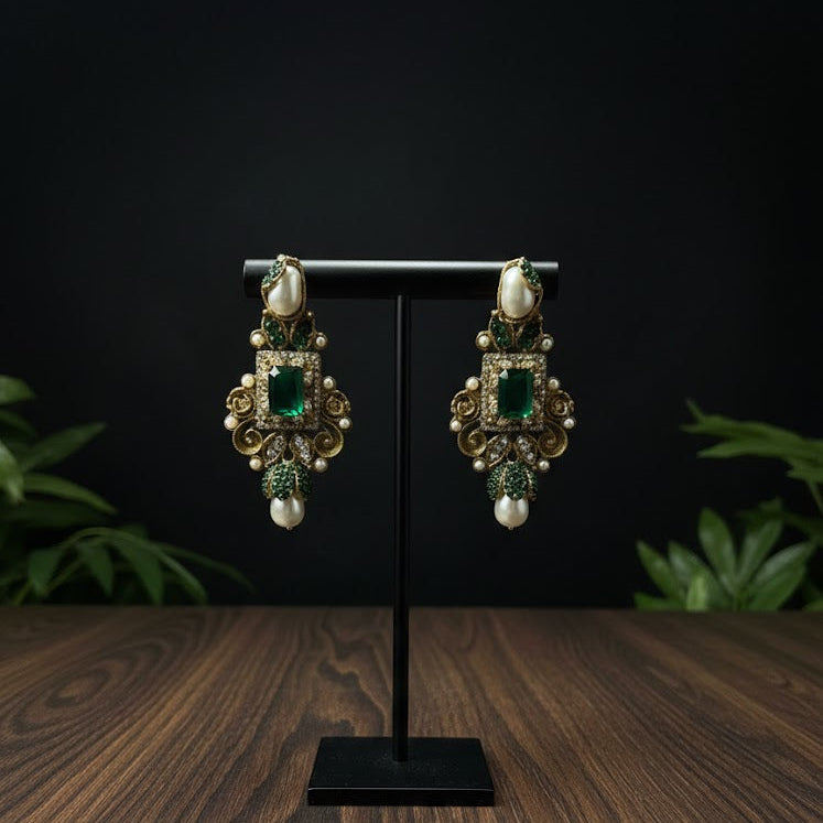 Esra Shine Earrings - Emerald Green