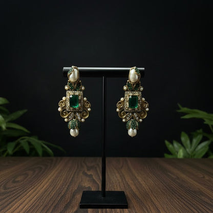 Esra Shine Earrings - Emerald Green