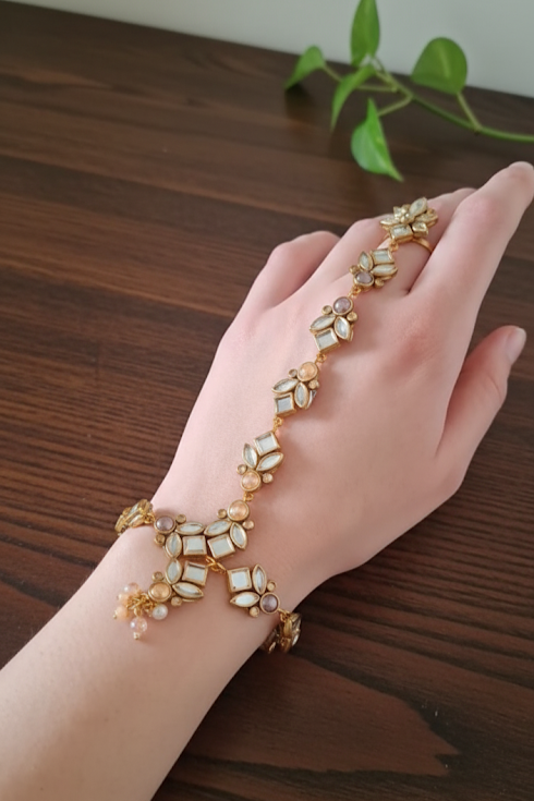 Crescent Glow Aangla