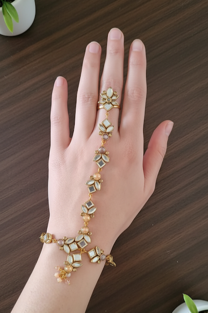 Crescent Glow Aangla