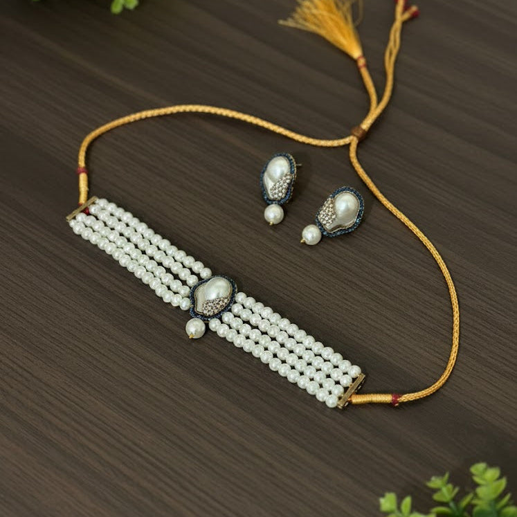 Sultan Azure Pearl – Minimal Turkish Choker