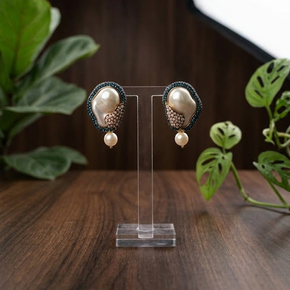 Nivareth Earrings
