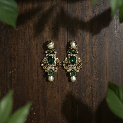 Esra Shine Earrings - Emerald Green