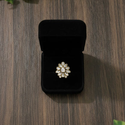 Arwa Minimal Kundan Ring