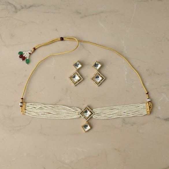 Aarizah Luxe Kundan Set