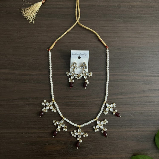Elora Kundan Pendant Set